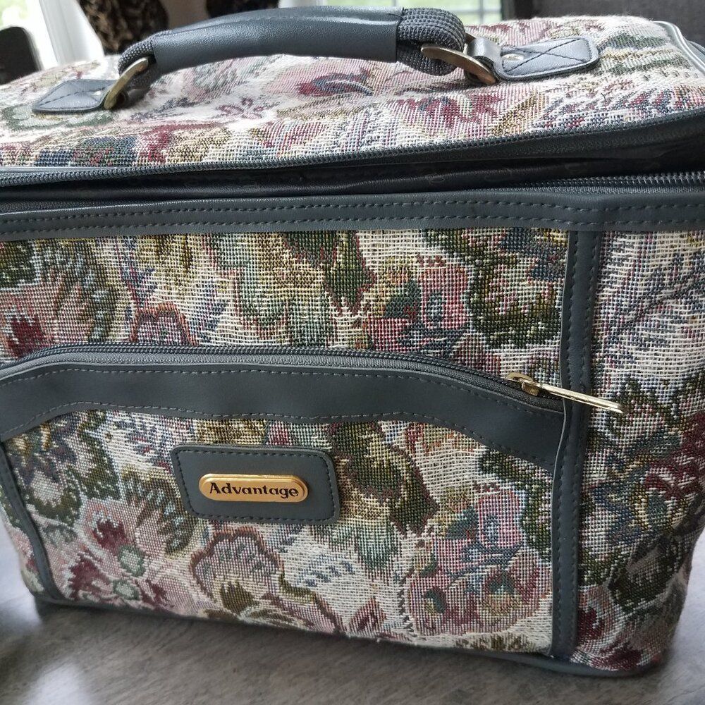 Travel cosmetics bag